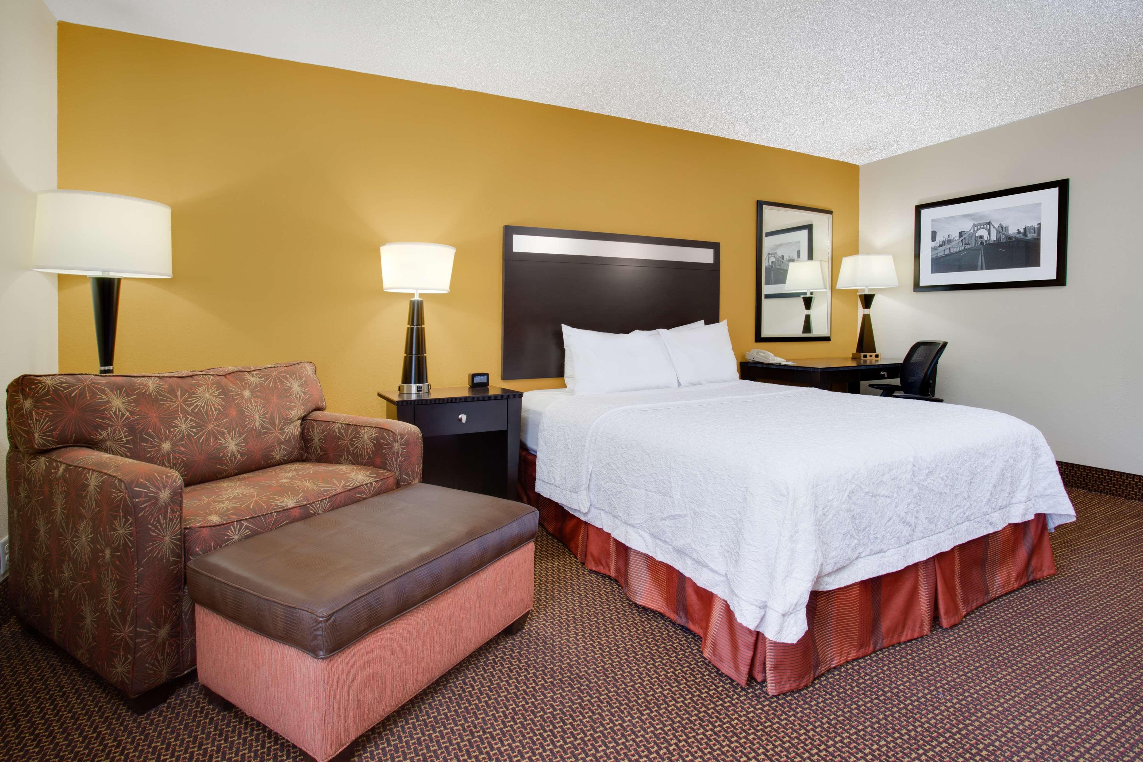 Hampton Inn Pittsburgh/West Mifflin Exterior photo