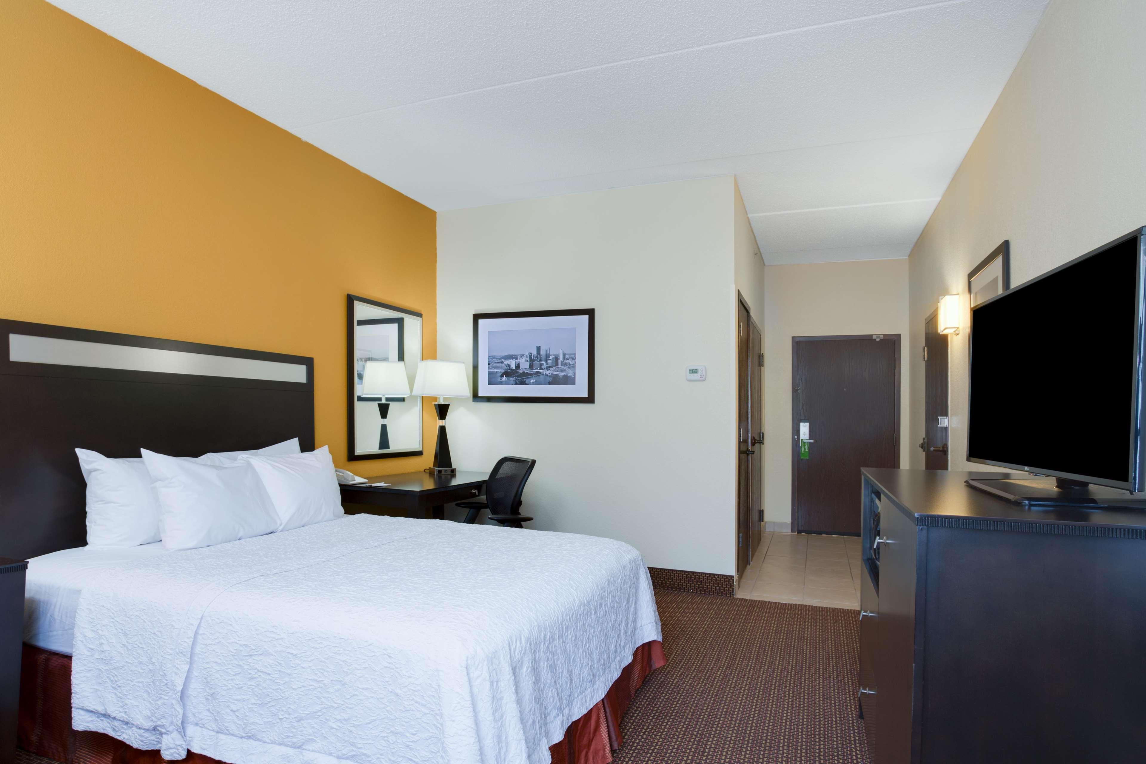 Hampton Inn Pittsburgh/West Mifflin Exterior photo