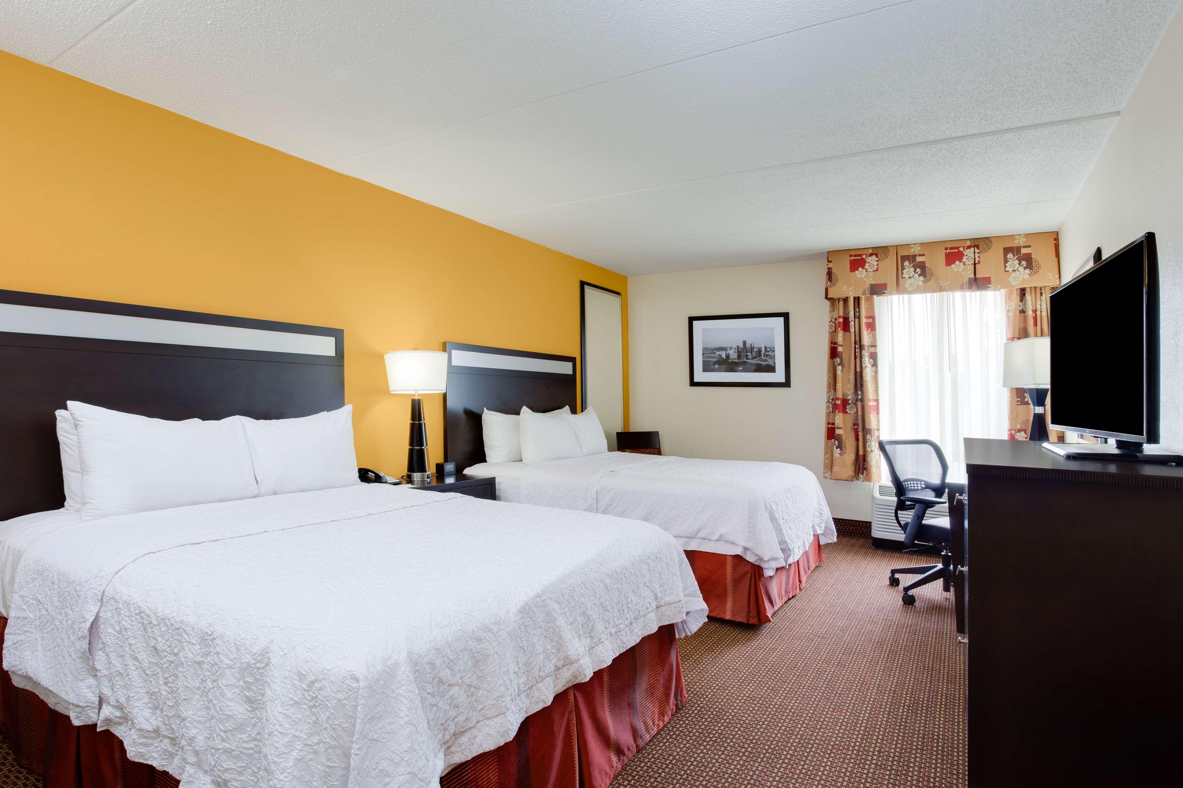 Hampton Inn Pittsburgh/West Mifflin Exterior photo