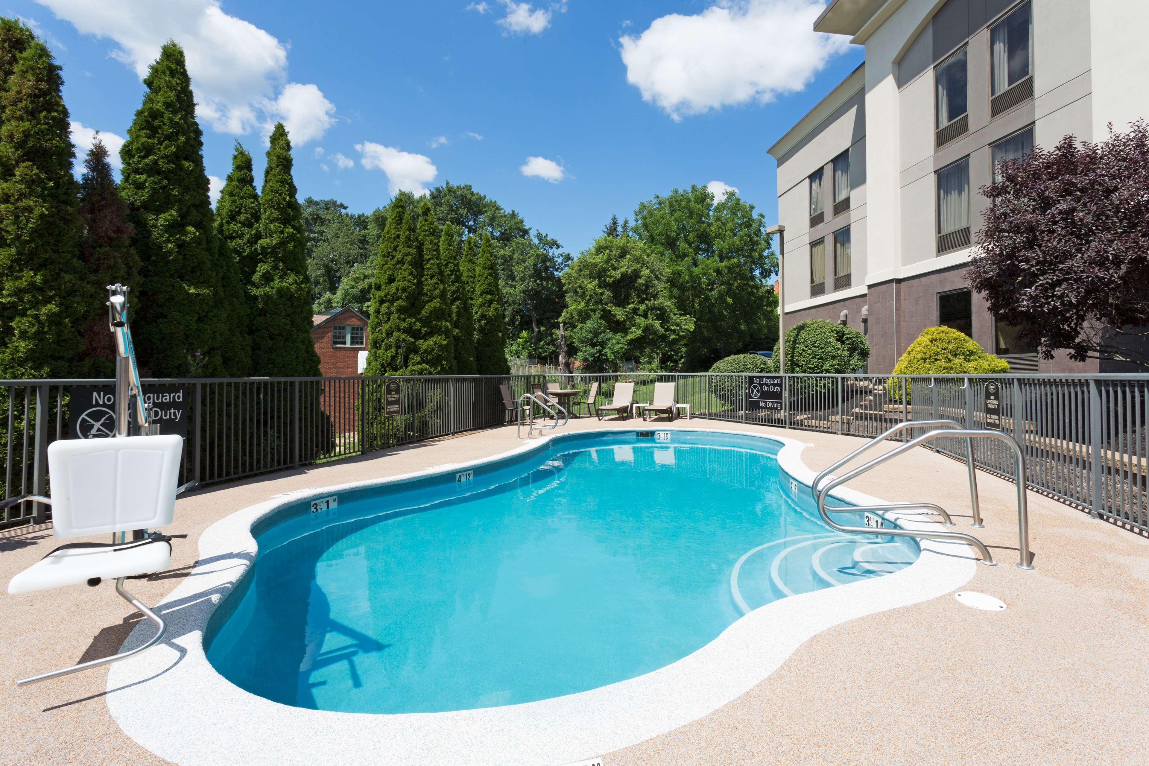 Hampton Inn Pittsburgh/West Mifflin Exterior photo